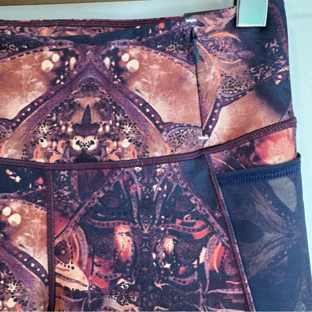 Calia by Carrie Underwood size Small NWT Patterned Cropped Leggings - Picture 3 of 6
